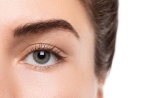 featured image fo rhow long do the results from eyelid surgery last